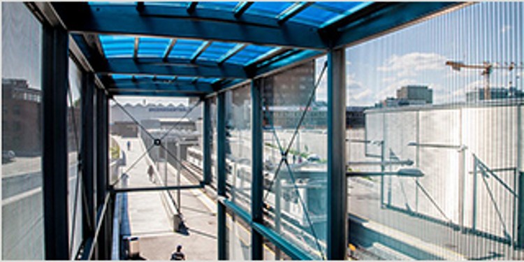 Transparente Leichtigkeit mit klaren Formen prägen die renovierte Bahnstation im Norden Oslos. Foto: Øystein Ramstad