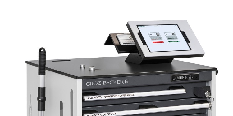 Needle dispensing trolley in the smart version showing the app INH@site